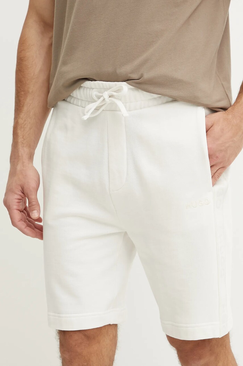 HUGO pantaloni scurti din bumbac barbati, culoarea bej, 50540936