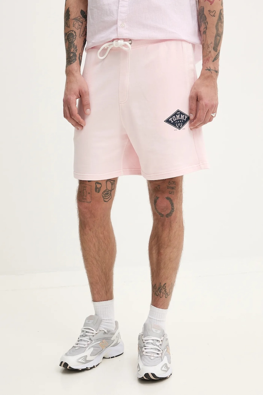 Tommy Jeans pantaloni scurti din bumbac barbati, culoarea roz, DM0DM20936 Tommy Jeans pantaloni scurti din bumbac barbati, culoarea roz, DM0DM20936