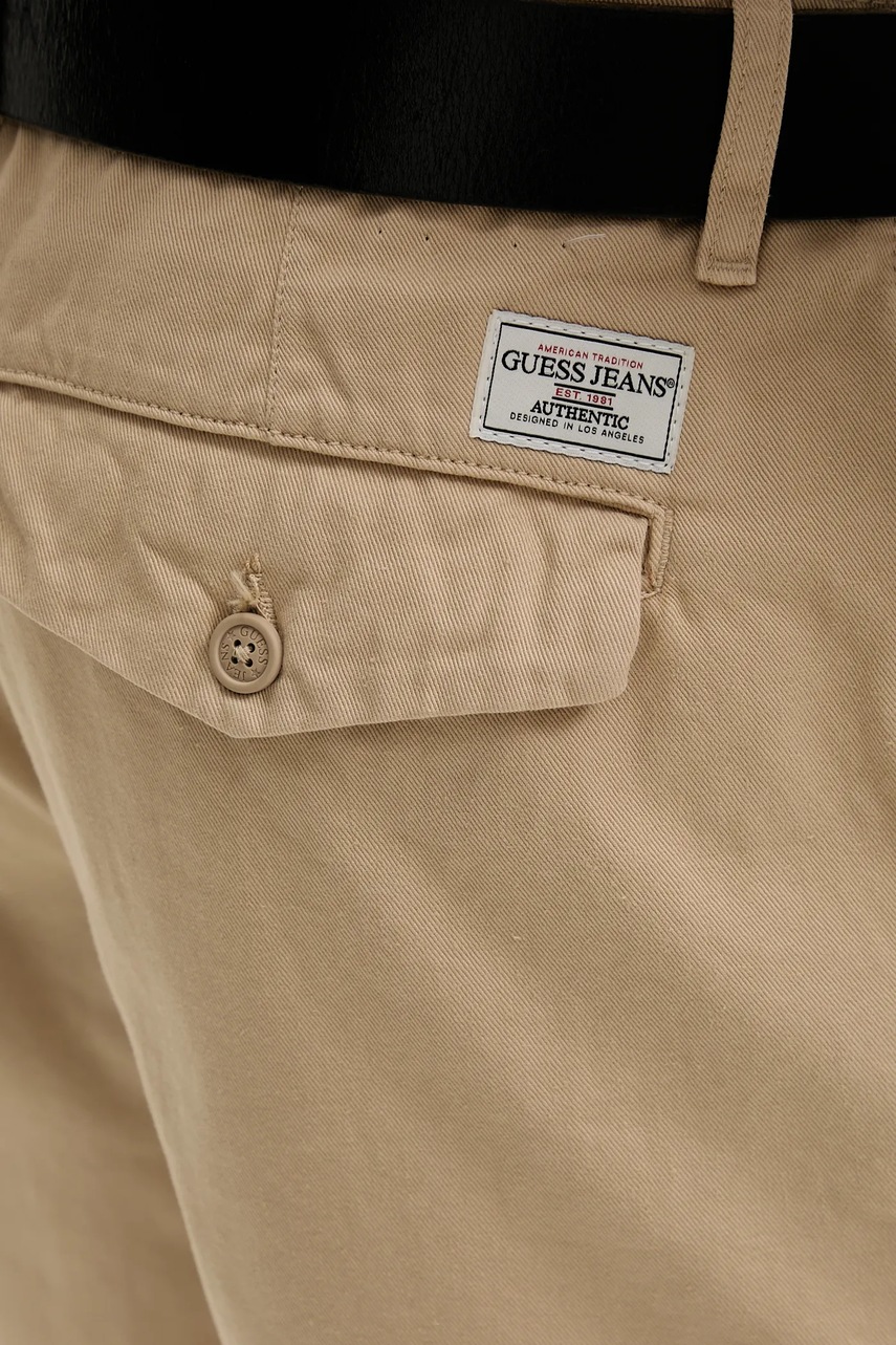 Βαμβακερό σορτσάκι Guess Jeans φωτογραφία