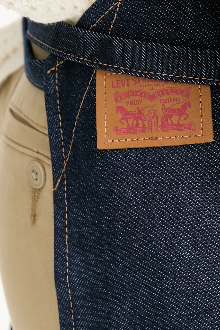 Βαμβακερή ποδιά κουζίνας Levi's χρώμα: ναυτικό μπλε φωτογραφία