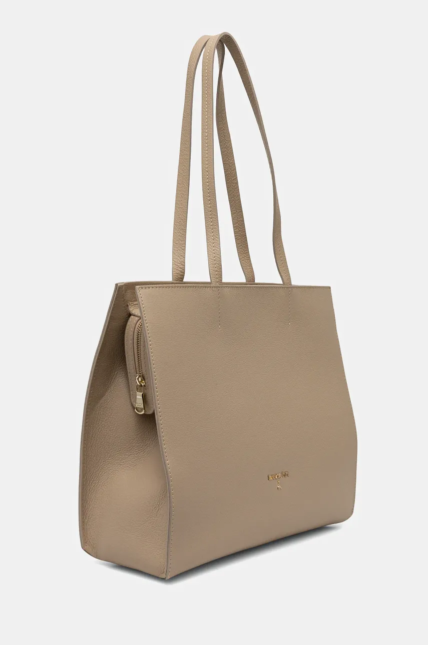 Кожаная сумочка Patrizia Pepe цвет бежевый 8B0235 L001 Кожаная сумочка Patrizia Pepe цвет бежевый 8B0235 L001