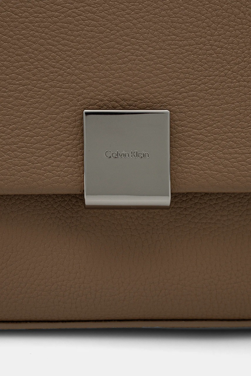 Τσάντα Calvin Klein χρώμα: καφέ, K60K612783 φωτογραφία