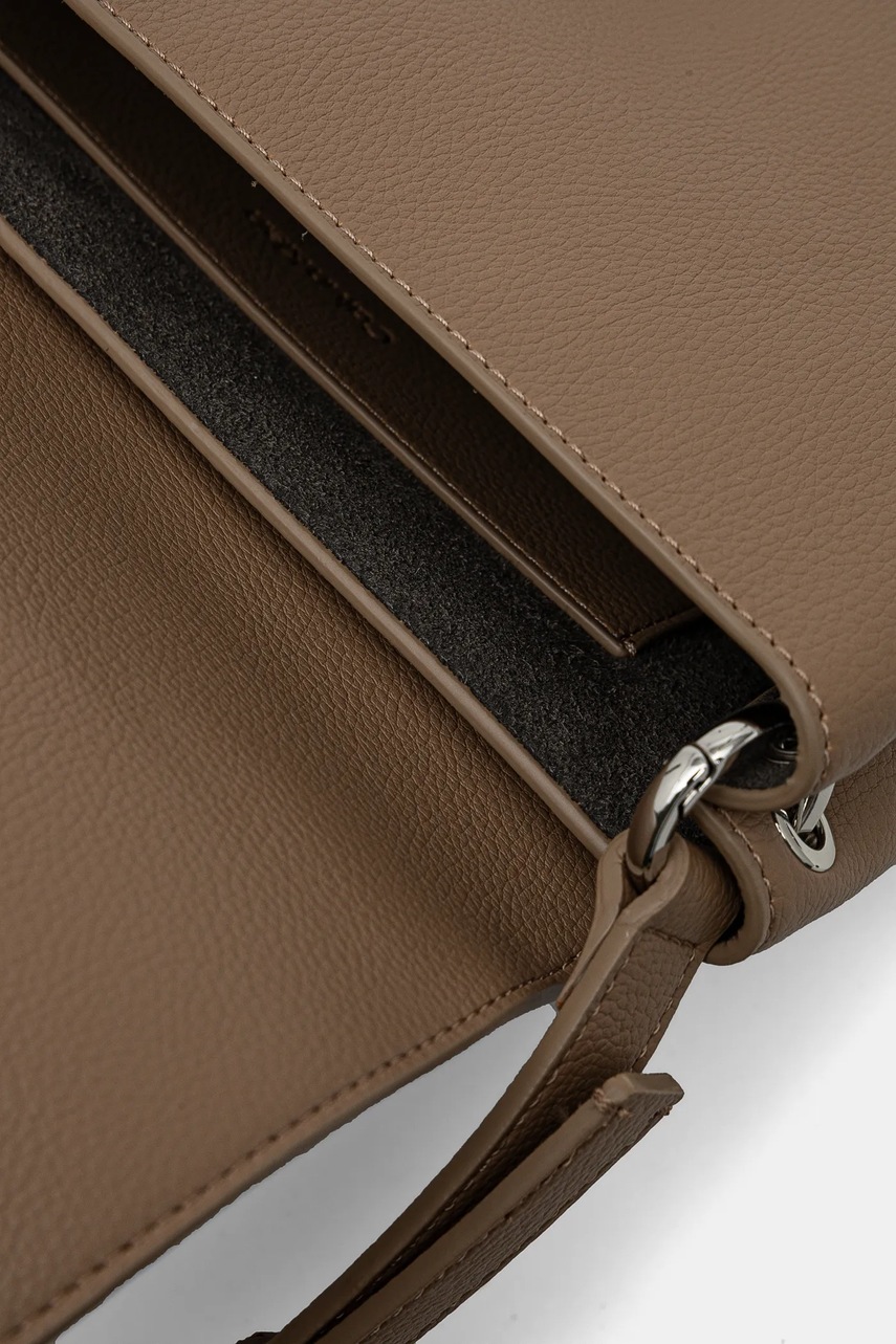 Τσάντα Calvin Klein χρώμα: καφέ, K60K612783 φωτογραφία