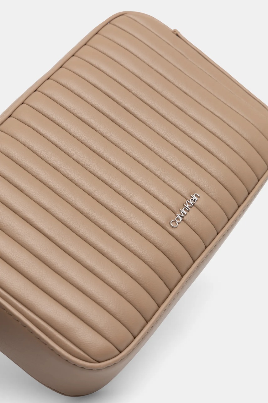 Τσάντα Calvin Klein χρώμα: μπεζ, K60K613078 φωτογραφία