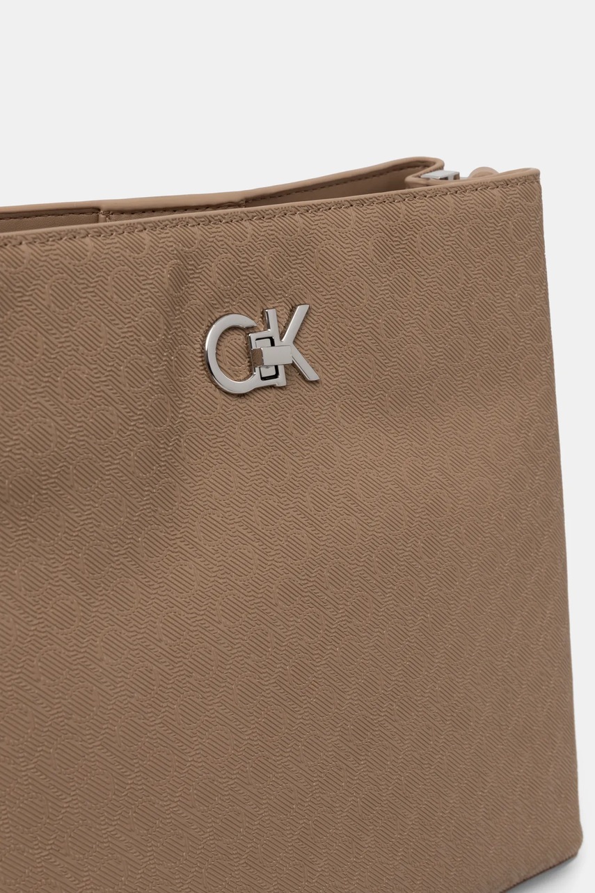 Τσάντα Calvin Klein χρώμα: καφέ, K60K613137 φωτογραφία