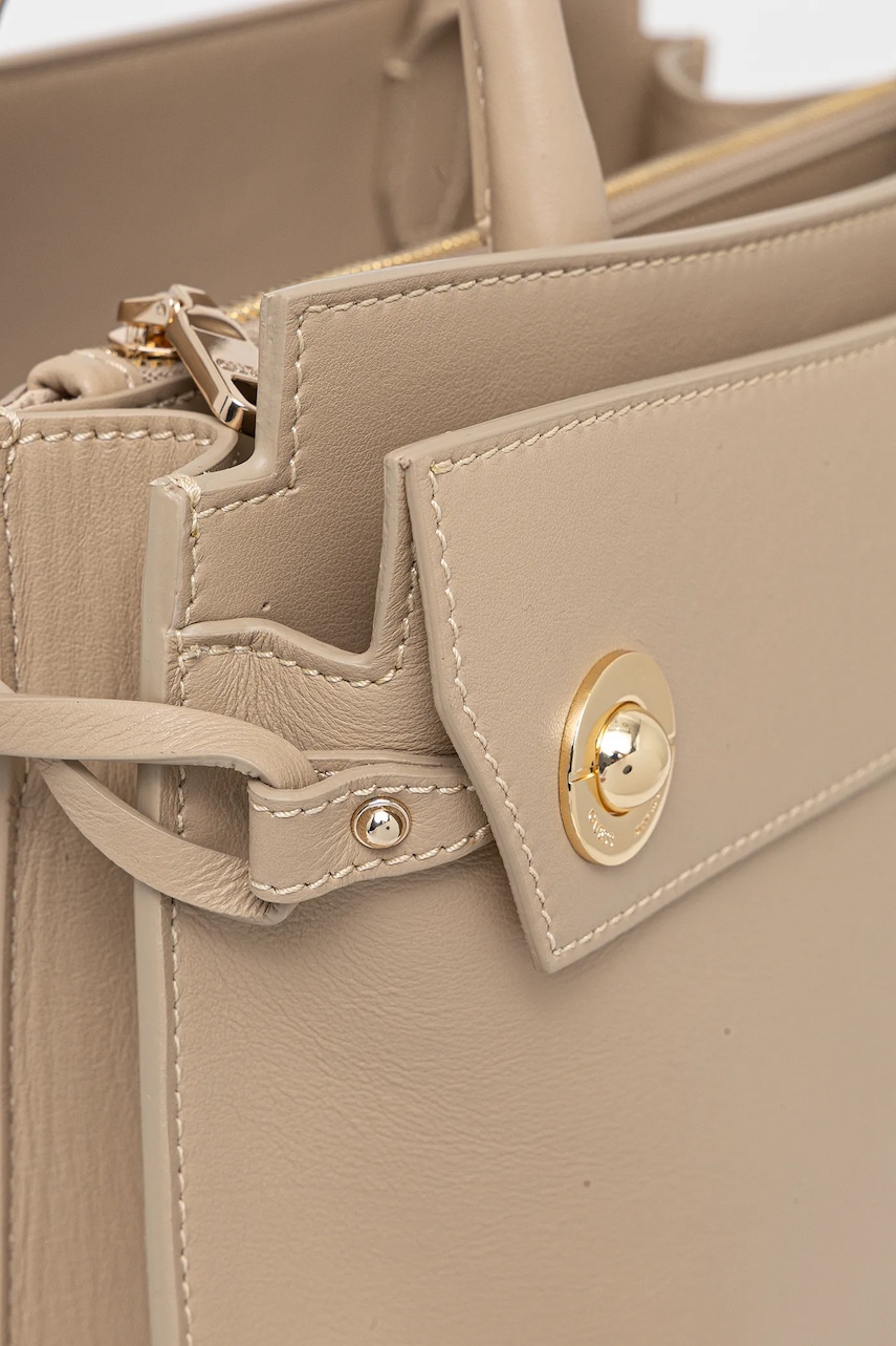 Kožená kabelka Guess BIANCA