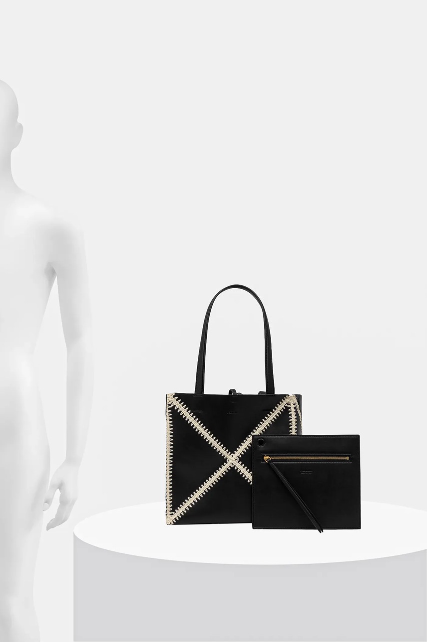 Τσάντα Nanushka THEORIGAMITOTE φωτογραφία