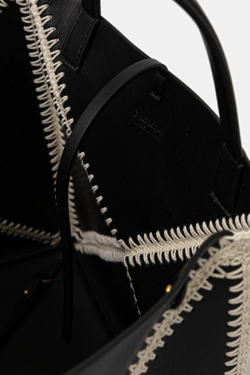 Τσάντα Nanushka THEORIGAMITOTE φωτογραφία