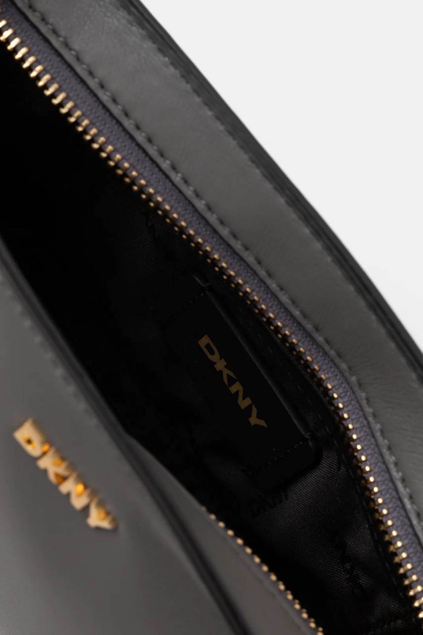 Δερμάτινη τσάντα Dkny χρώμα: γκρι, R44EKI56 φωτογραφία