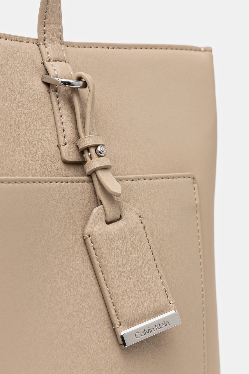 Τσάντα Calvin Klein χρώμα: μπεζ, K60K613019 φωτογραφία