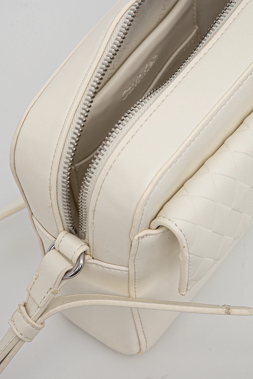 Τσάντα Calvin Klein χρώμα: μπεζ, K60K613108 φωτογραφία