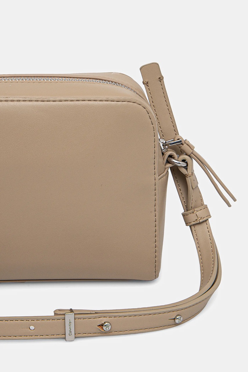 Τσάντα Calvin Klein χρώμα: μπεζ, K60K613108 φωτογραφία