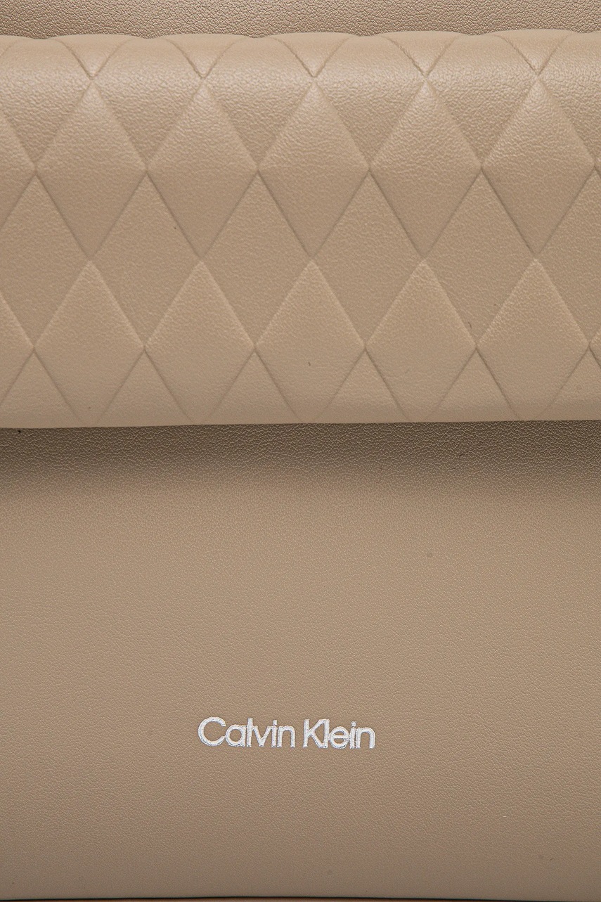 Τσάντα Calvin Klein χρώμα: μπεζ, K60K613108 φωτογραφία