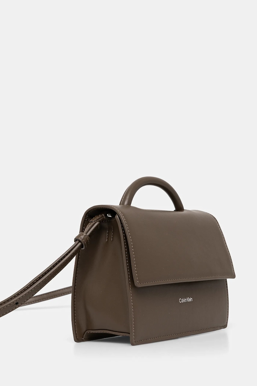 Сумочка Calvin Klein цвет коричневый K60K613162 Сумочка Calvin Klein цвет коричневый K60K613162