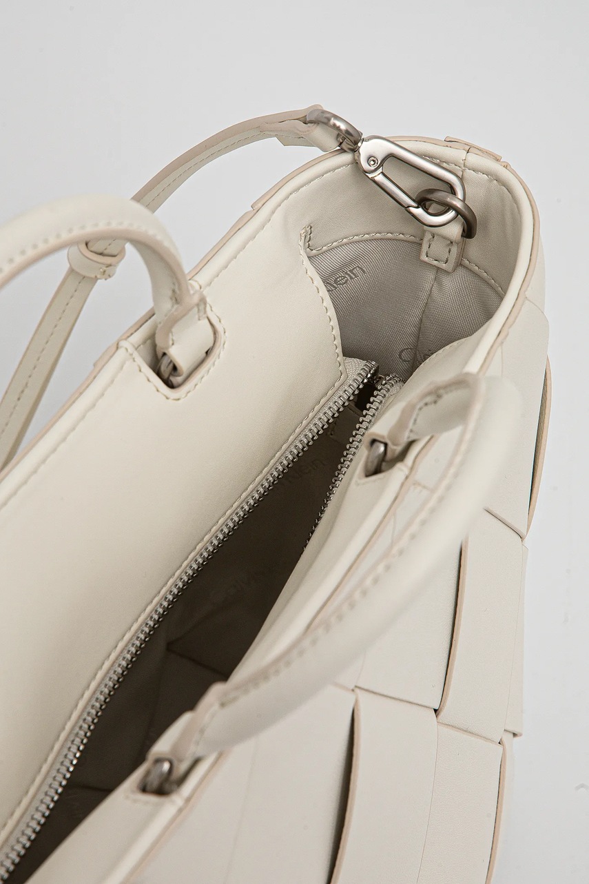 Τσάντα Calvin Klein χρώμα: μπεζ, K60K613176 φωτογραφία