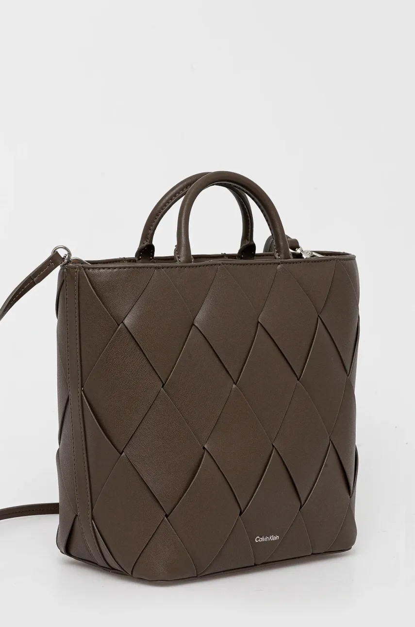Сумочка Calvin Klein цвет коричневый K60K613176 Сумочка Calvin Klein цвет коричневый K60K613176