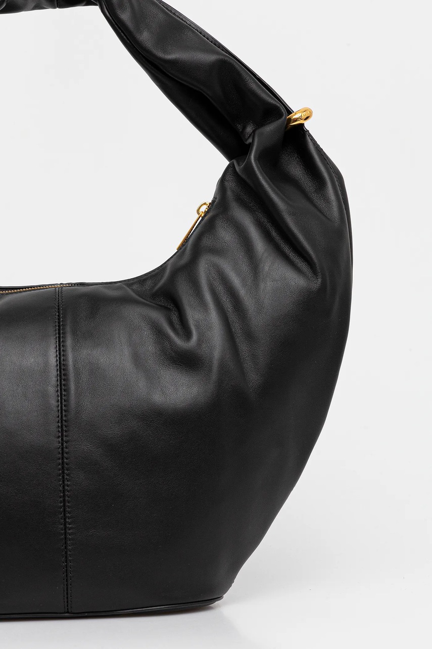 Кожаная сумочка Furla цвет чёрный WB01541.BX3168.O60001002