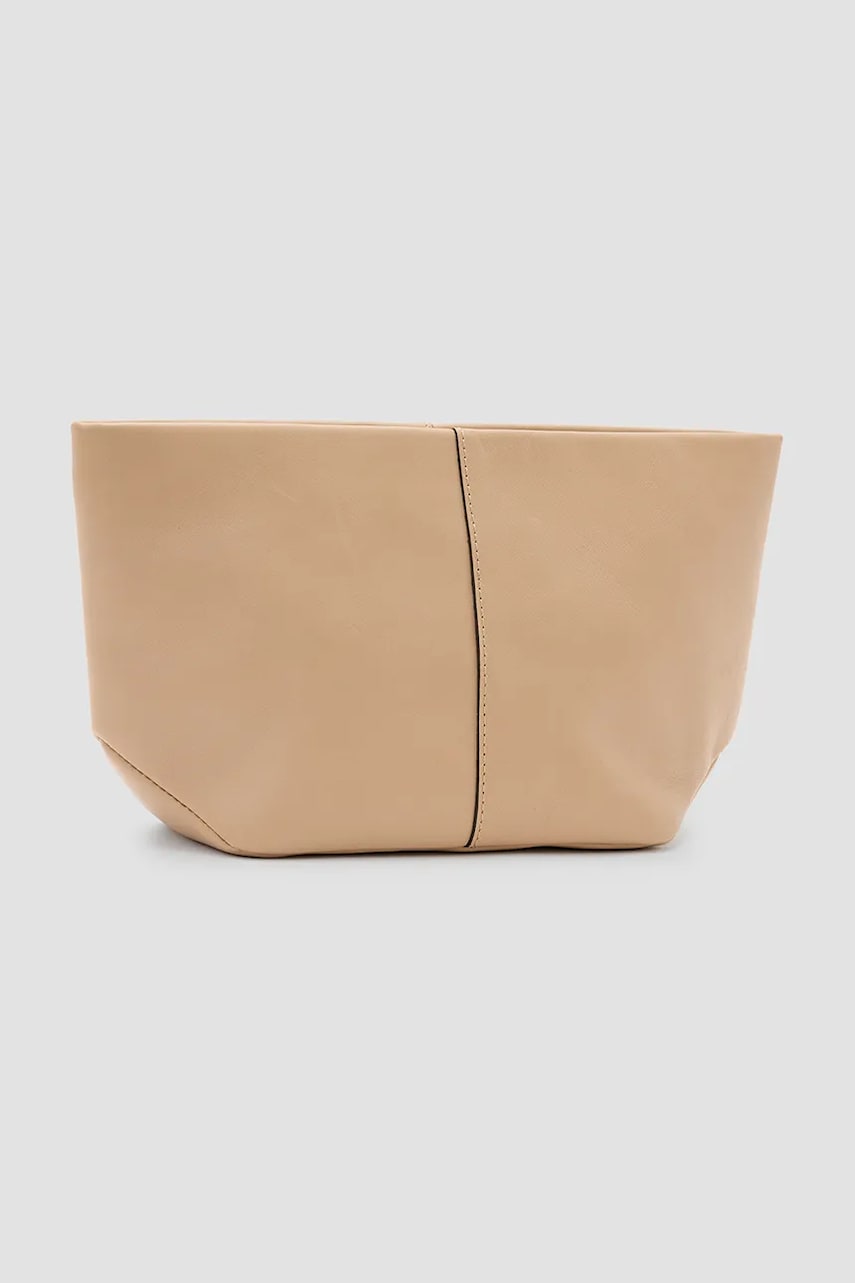 Кожаная сумка AllSaints HEX E/W цвет бежевый W276XC Кожаная сумка AllSaints HEX E/W цвет бежевый W276XC