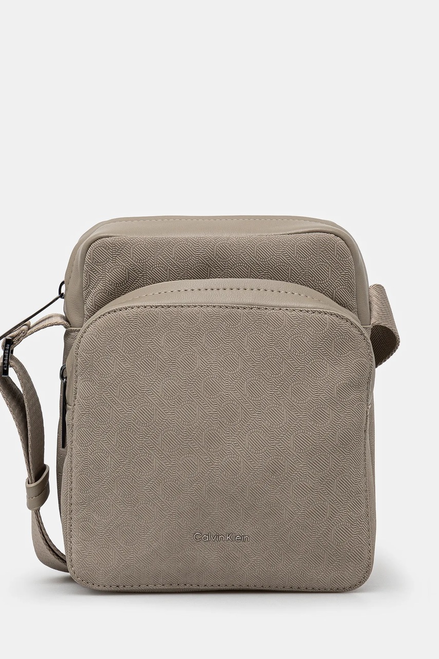 

Чанта през рамо Calvin Klein в бежово K50K512743, Бежов