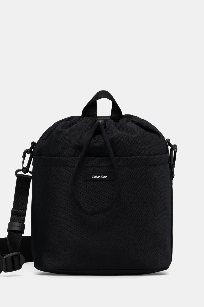 Levně Ledvinka Calvin Klein černá barva, K50K512752