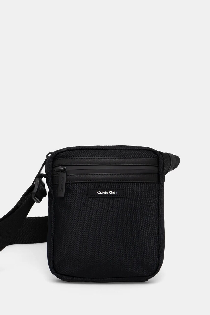 Levně Ledvinka Calvin Klein černá barva, K50K512772