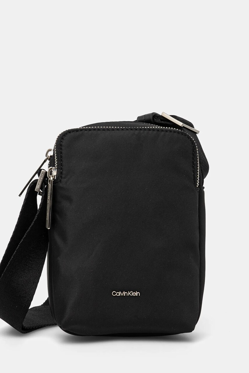 Levně Ledvinka Calvin Klein černá barva, K50K512888
