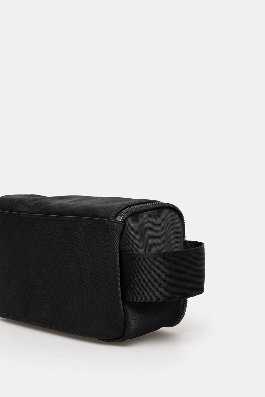 Косметичка Calvin Klein цвет чёрный K50K512943 Косметичка Calvin Klein цвет чёрный K50K512943