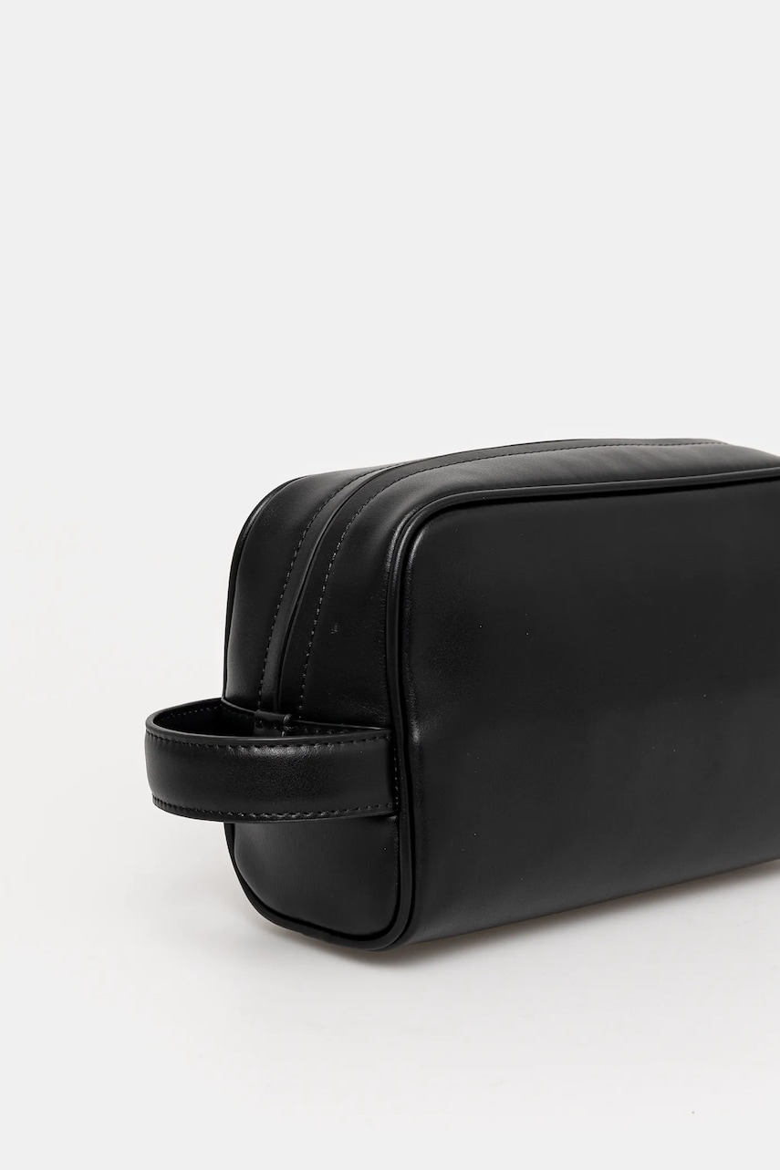 Косметичка Calvin Klein цвет чёрный K50K512951 Косметичка Calvin Klein цвет чёрный K50K512951