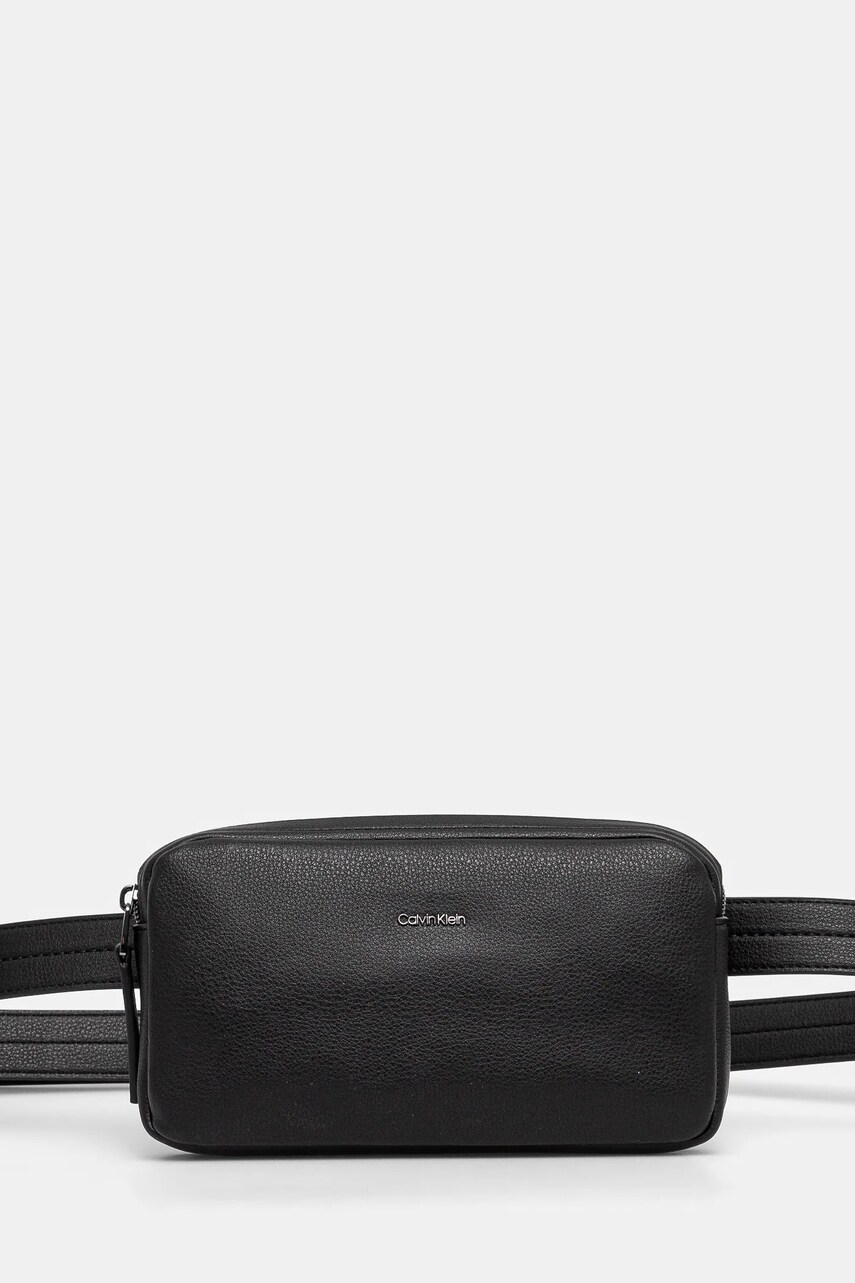 Levně Ledvinka Calvin Klein černá barva, K50K513149