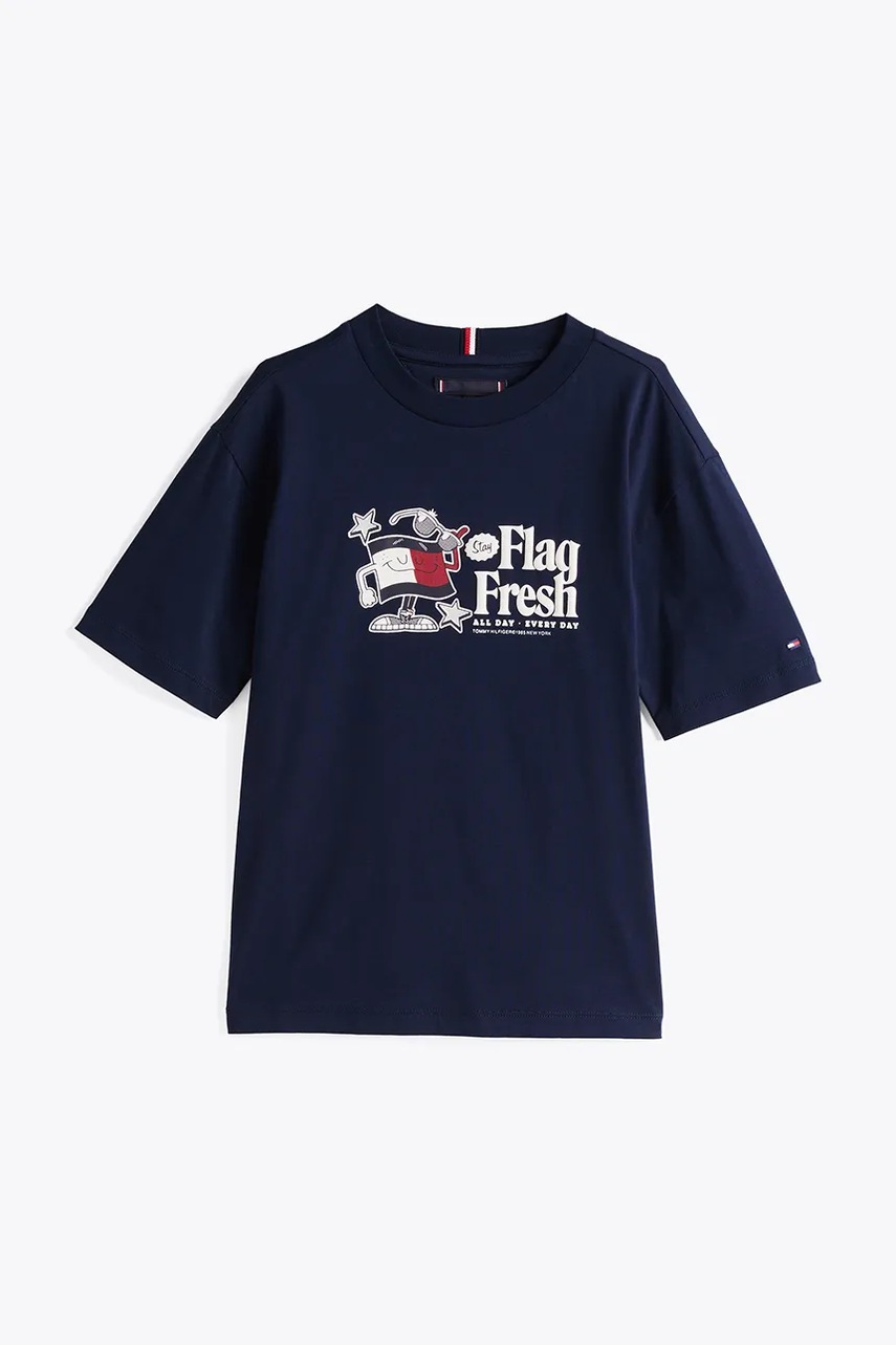 Детская хлопковая футболка Tommy Hilfiger цвет чёрный с принтом KB0KB09354 Детская хлопковая футболка Tommy Hilfiger цвет чёрный с принтом KB0KB09354