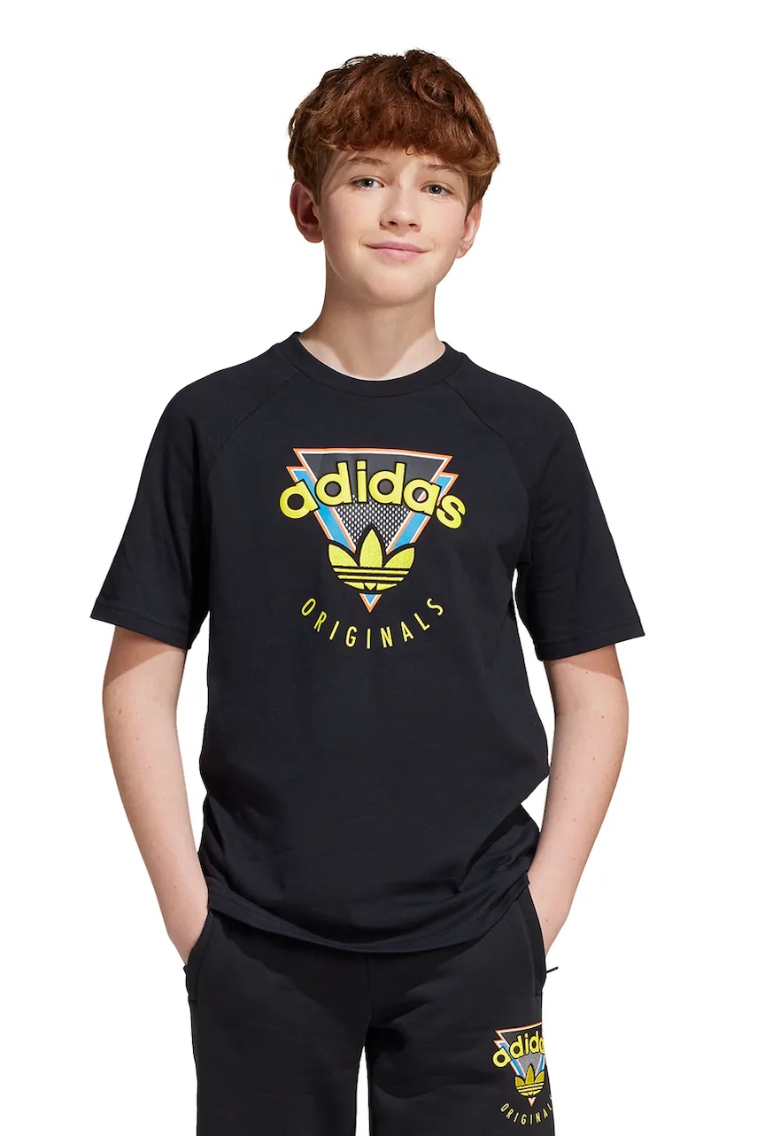 adidas Originals tricou de bumbac pentru copii culoarea negru, cu imprimeu, JN4533 adidas Originals tricou de bumbac pentru copii culoarea negru, cu imprimeu, JN4533