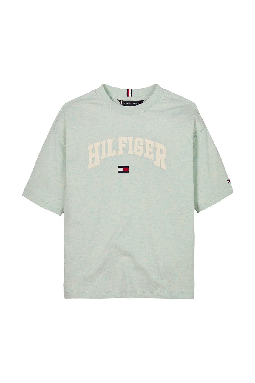 Детская хлопковая футболка Tommy Hilfiger цвет зелёный с принтом KB0KB09533 Детская хлопковая футболка Tommy Hilfiger цвет зелёный с принтом KB0KB09533