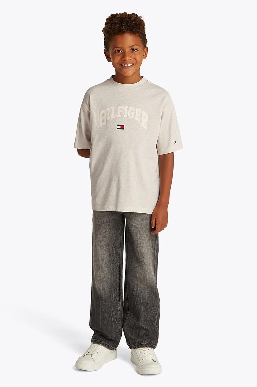 Levně Dětské bavlněné tričko Tommy Hilfiger bílá barva, s potiskem, KB0KB09533