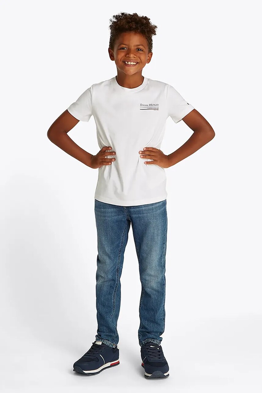 Levně Dětské bavlněné tričko Tommy Hilfiger bílá barva, s potiskem, KB0KB09537