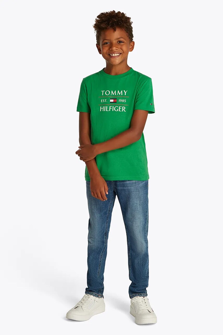 Levně Dětské bavlněné tričko Tommy Hilfiger zelená barva, s potiskem, KB0KB09538