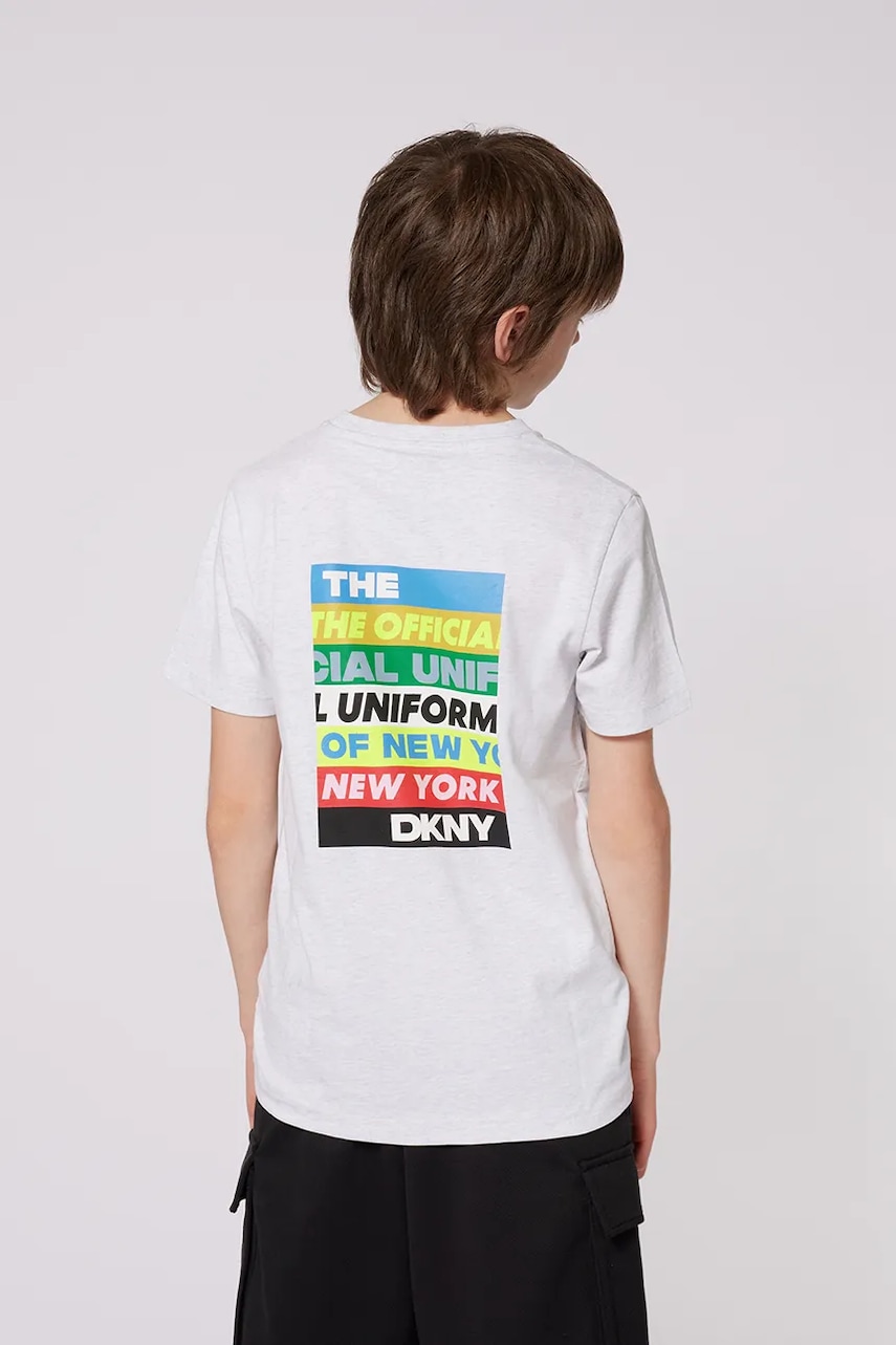 Dkny tricou de bumbac pentru copii culoarea gri, cu imprimeu, D62302 Dkny tricou de bumbac pentru copii culoarea gri, cu imprimeu, D62302