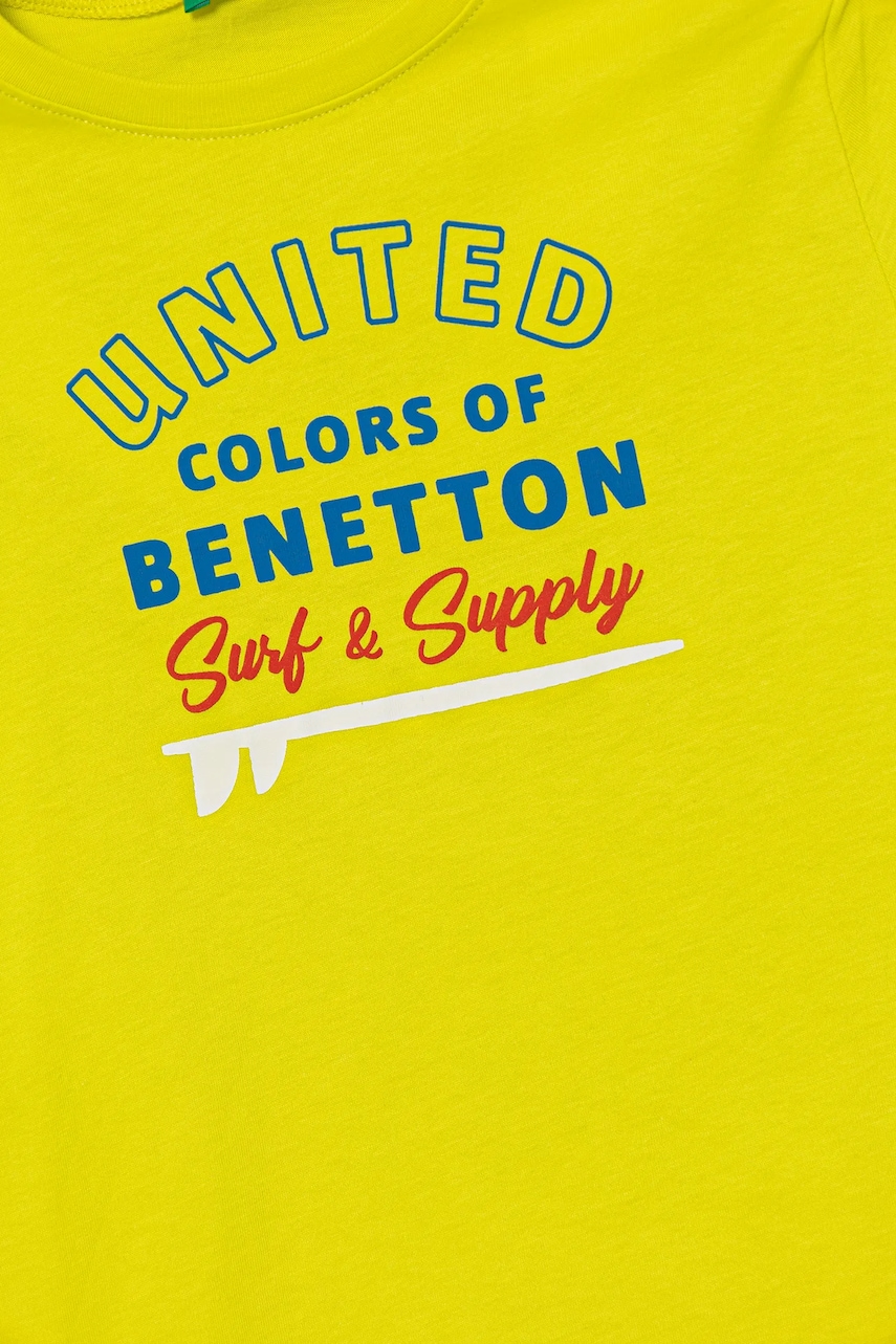 Детская хлопковая футболка United Colors of Benetton цвет зелёный с принтом 3I1XG10JO Детская хлопковая футболка United Colors of Benetton цвет зелёный с принтом 3I1XG10JO