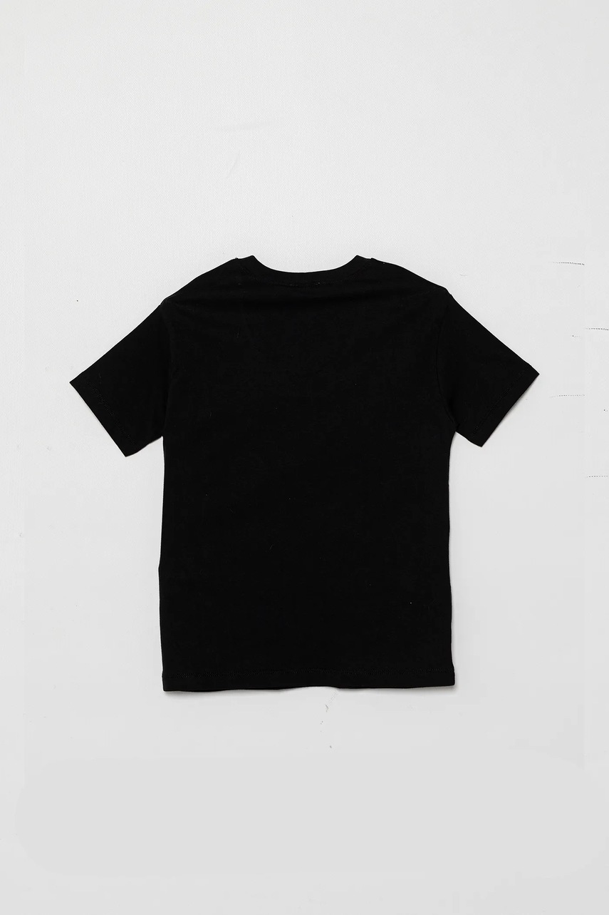 Детская хлопковая футболка United Colors of Benetton цвет чёрный с принтом 3I1XC10P7 Детская хлопковая футболка United Colors of Benetton цвет чёрный с принтом 3I1XC10P7