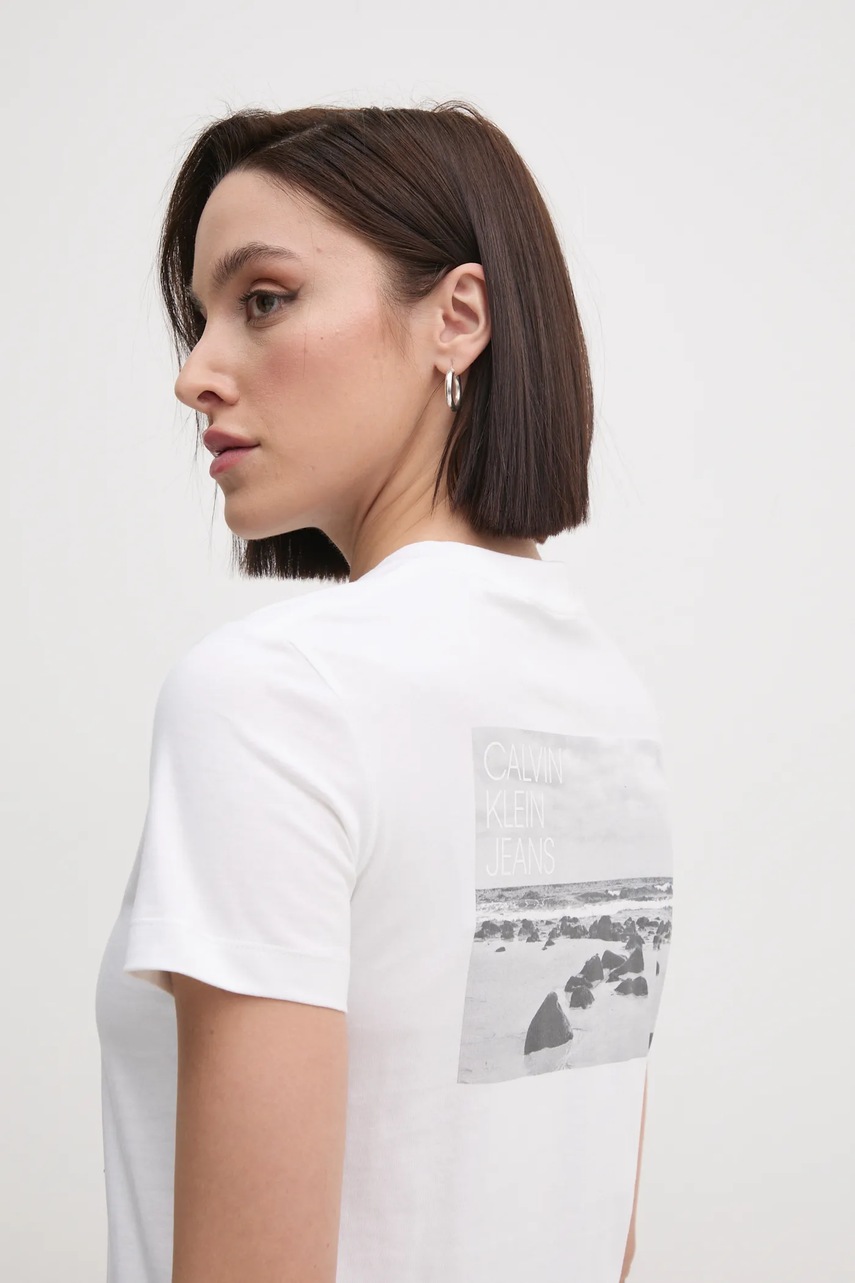 Levně Bavlněné tričko Calvin Klein Jeans béžová barva, J20J224986