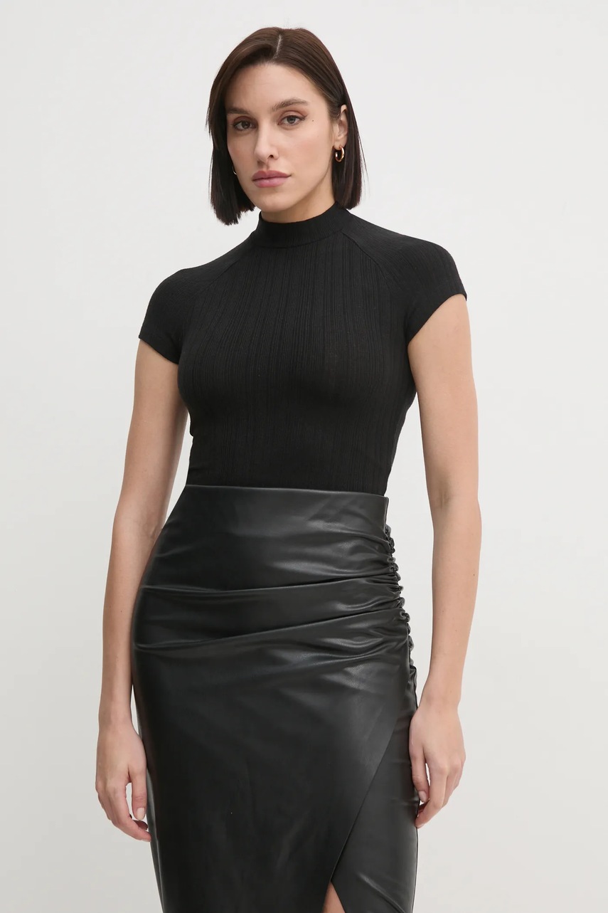 

Тениска Calvin Klein Jeans в черно с ниско поло J20J225017, Черен