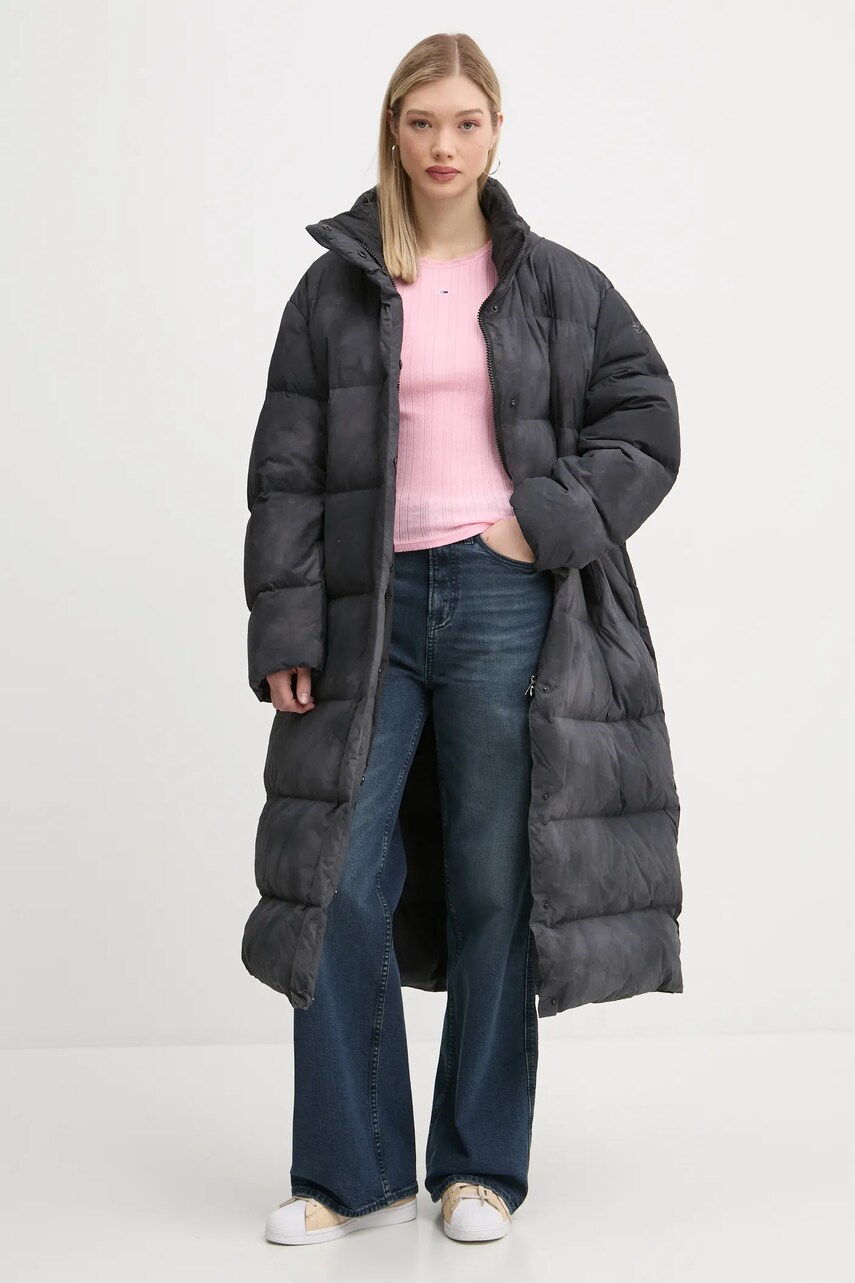Хлопковый лонгслив Tommy Jeans цвет розовый с полугольфом DW0DW19503 Хлопковый лонгслив Tommy Jeans цвет розовый с полугольфом DW0DW19503