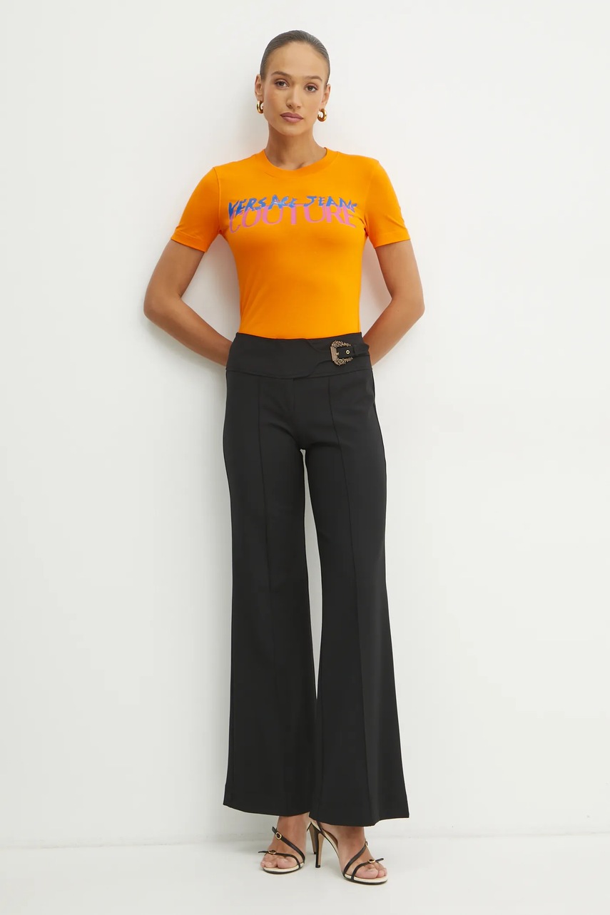 Футболка Versace Jeans Couture женская цвет оранжевый 78HAHE06 CJ02E Футболка Versace Jeans Couture женская цвет оранжевый 78HAHE06 CJ02E