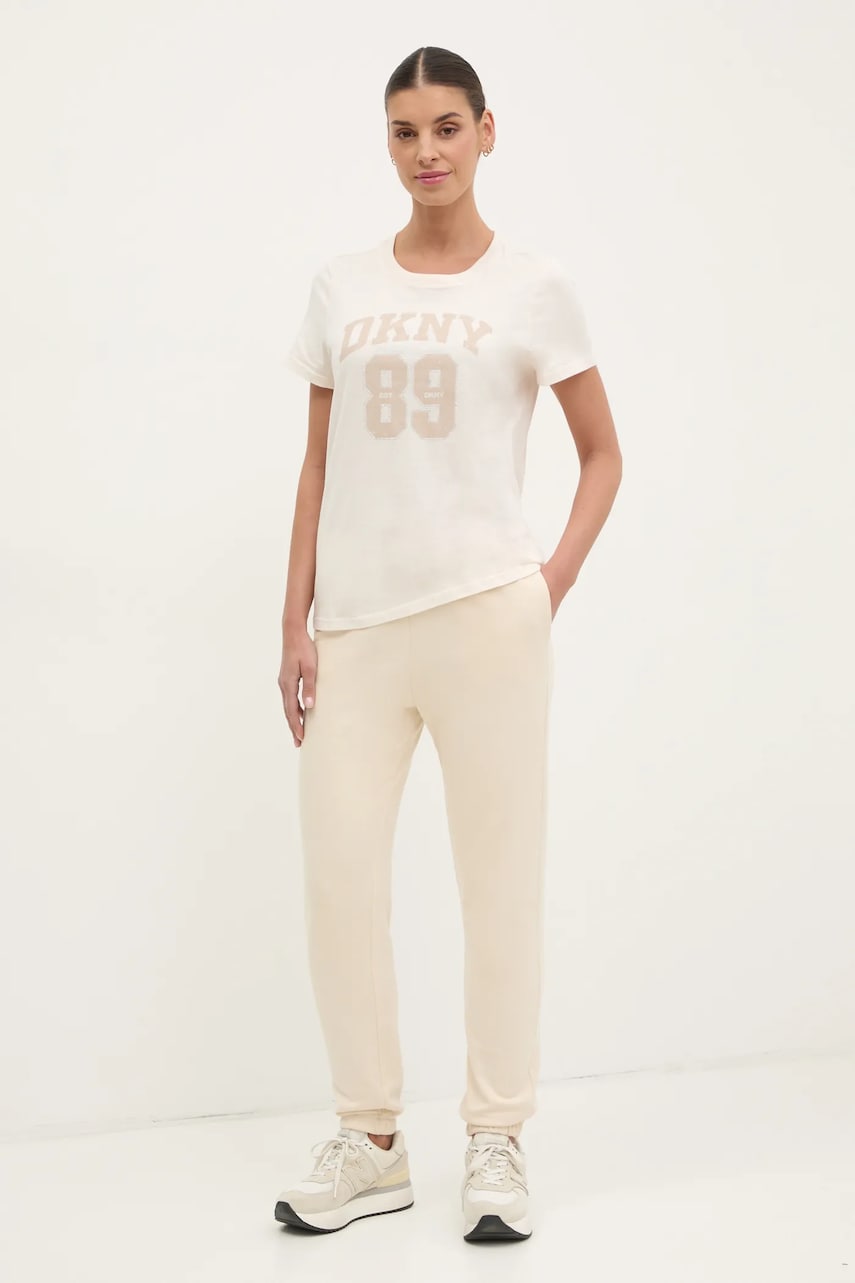 Хлопковая футболка Dkny женская цвет бежевый DP5T1228 Хлопковая футболка Dkny женская цвет бежевый DP5T1228