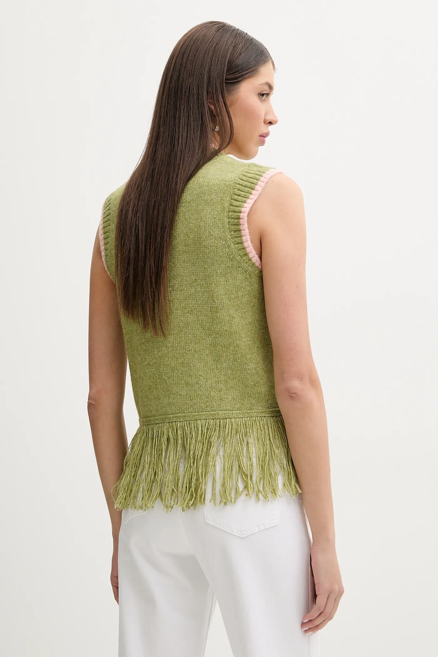 Vesta s příměsí vlny Never Fully Dressed