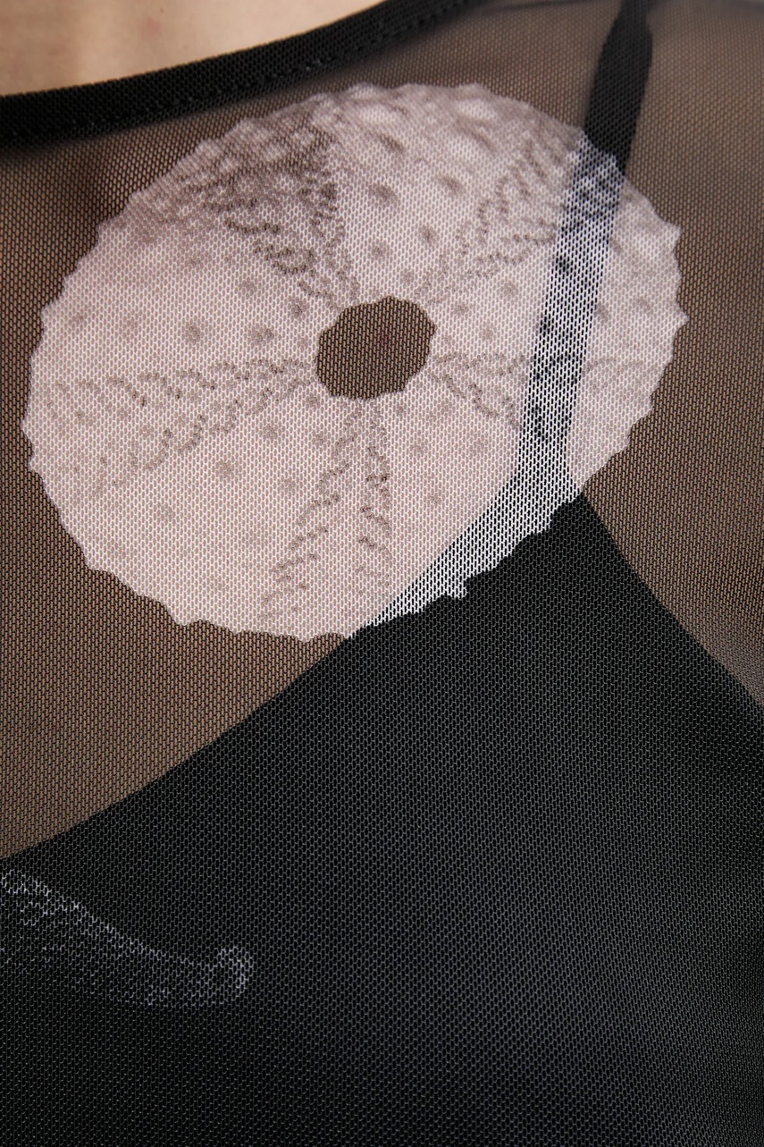 Μπλουζάκι Never Fully Dressed χρώμα: μαύρο, NFDTO1757 φωτογραφία