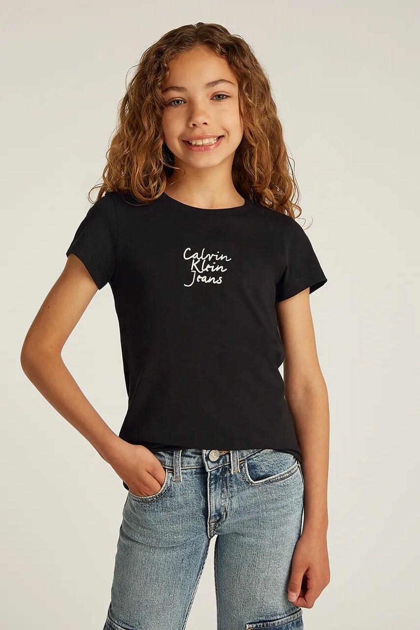 

Детска памучна тениска Calvin Klein Jeans в черно IG0IG02805, Черен