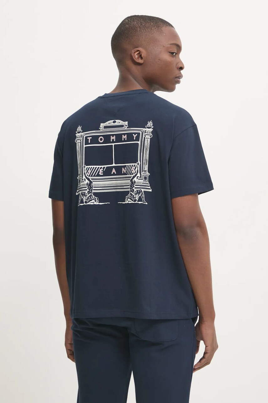 Tommy Jeans tricou din bumbac barbati, culoarea albastru marin, cu imprimeu, DM0DM20351