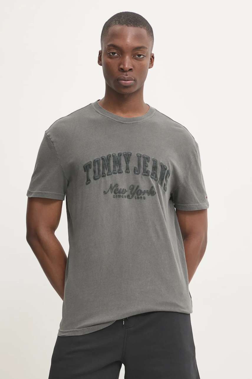 Tommy Jeans tricou din bumbac barbati, culoarea gri, cu imprimeu, DM0DM20356 Tommy Jeans tricou din bumbac barbati, culoarea gri, cu imprimeu, DM0DM20356