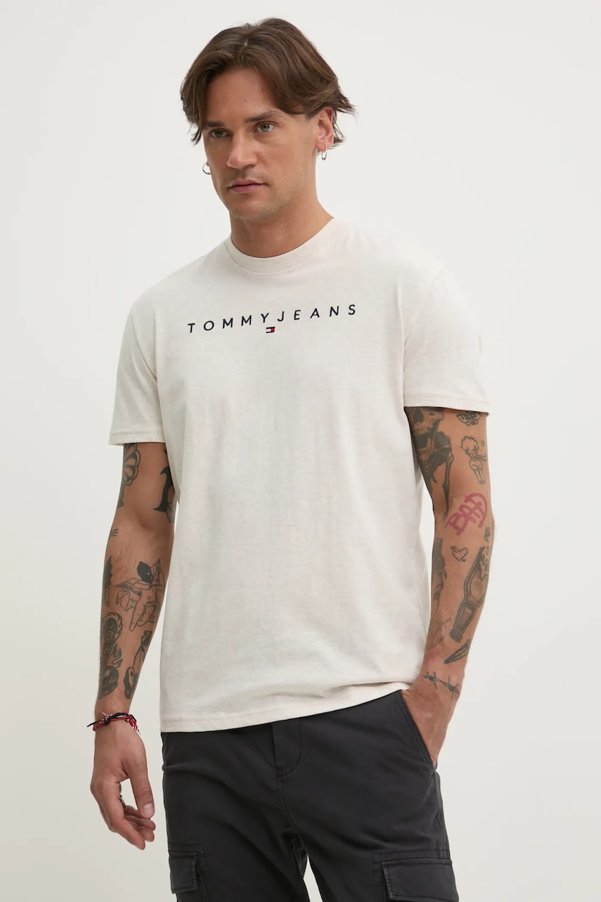Tommy Jeans tricou din bumbac bărbați, culoarea bej, cu imprimeu, DM0DM20744 Tommy Jeans tricou din bumbac bărbați, culoarea bej, cu imprimeu, DM0DM20744