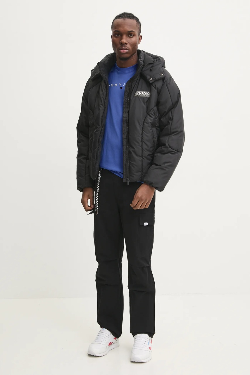 Хлопковая футболка Tommy Jeans мужская цвет фиолетовый с аппликацией DM0DM20744 Хлопковая футболка Tommy Jeans мужская цвет фиолетовый с аппликацией DM0DM20744